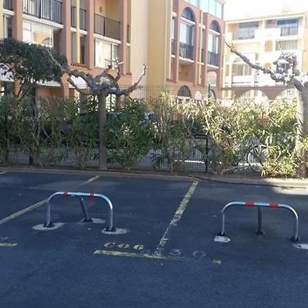 Cap D'agde, 3 Pieces, 5 Personnes - Fr-1-749-52